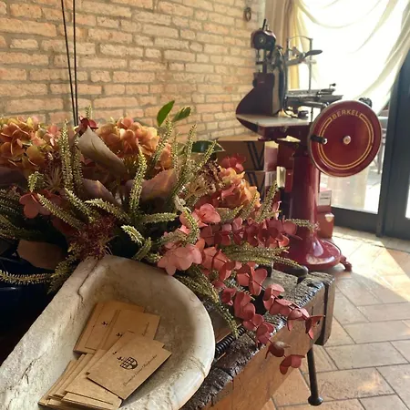 Corte Ruspecchio Bed & Breakfast *